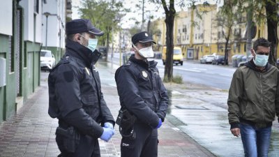 cobi19-Espana-Policia-Nacional-el bichito-19_1451565195_119303951_667x375.jpg