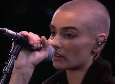 tomp3.cc - Sinead OConnor  Nothing Compares 2 U Live_480p.mp4_snapshot_02.18_[2023.04.23_22.09...jpg