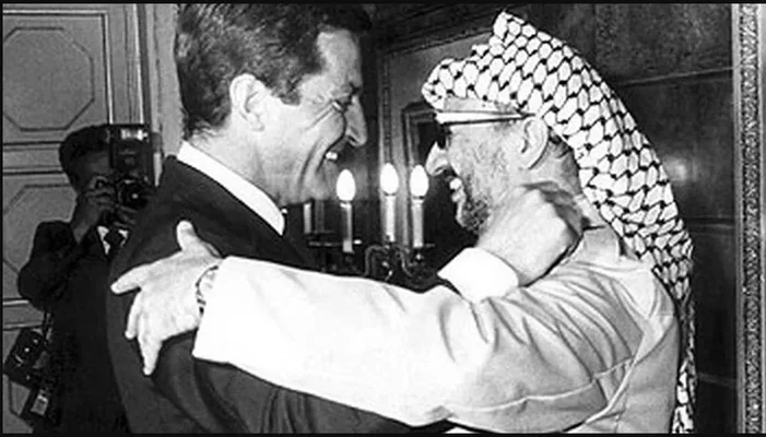 Suarez y Arafat.webp